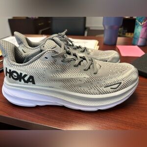 Hoka Clifton 9
